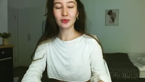 Snapshot of rebecca_demure18 chatting on 12/15/24, 02:27 Lets talk here 33. online show from 12/15/24, 02:27