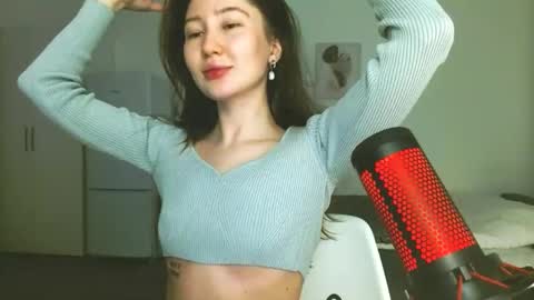 Snapshot of rebecca_demure18 chatting on 02/06/25, 08:13 Lets talk here 33. online show from 02/06/25, 08:13