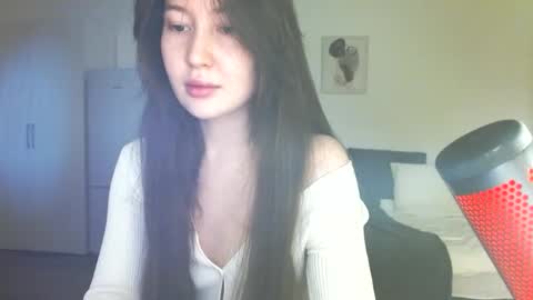 Snapshot of rebecca_demure18 chatting on 02/24/25, 07:52 Lets talk here 33. online show from 02/24/25, 07:52