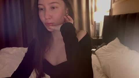 Snapshot of rebecca_demure18 chatting on 02/02/26, 06:39 Lets talk here 33. online show from 02/02/26, 06:39