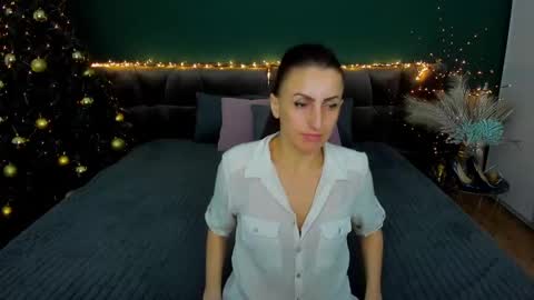 Snapshot of rebecca_diamonds chatting on 01/05/25, 12:53 rebecca_diamonds online show from 01/05/25, 12:53