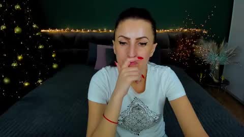Snapshot of rebecca_diamonds chatting on 01/12/25, 09:08 rebecca_diamonds online show from 01/12/25, 09:08