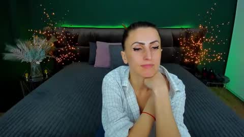 Snapshot of rebecca_diamonds chatting on 02/06/25, 02:37 rebecca_diamonds online show from 02/06/25, 02:37