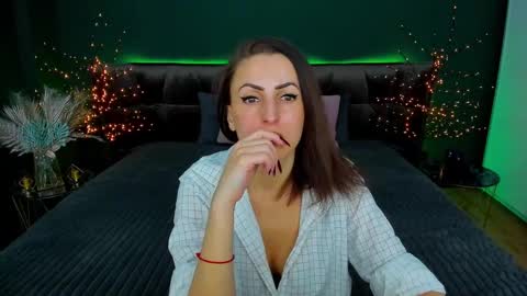 Snapshot of rebecca_diamonds chatting on 02/25/25, 07:31 rebecca_diamonds online show from 02/25/25, 07:31