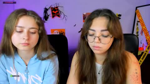 rebecca_smile_ online show from 10/22/25, 05:52