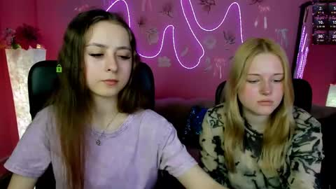 Snapshot of rebecca_smile_ chatting on 04/23/26, 12:29 rebecca_smile_ online show from 04/23/26, 12:29