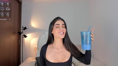 Snapshot of rebeccabaxter chatting on 02/26/26, 02:43 Rebecca online show from 02/26/26, 02:43