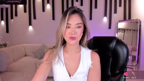 Rebe online show from 01/30/25, 03:22