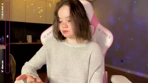 Snapshot of rebeccaniksoon chatting on 01/17/25, 05:32 Rebecca Nikson online show from 01/17/25, 05:32