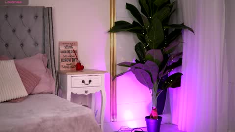 Snapshot of rebeccarese chatting on 04/01/26, 07:53 Rebecca online show from 04/01/26, 07:53