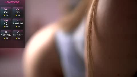 Snapshot of rebeccarese chatting on 04/23/26, 12:29 Rebecca online show from 04/23/26, 12:29