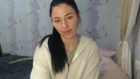 Snapshot of rebeka_08 chatting on 12/13/25, 07:53 Rebeka 08 online show from 12/13/25, 07:53