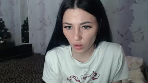 Snapshot of rebeka_08 chatting on 12/21/25, 04:03 Rebeka 08 online show from 12/21/25, 04:03