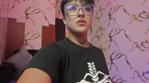 Snapshot of rebeka_baker chatting on 11/07/25, 12:05 REBEKA online show from 11/07/25, 12:05