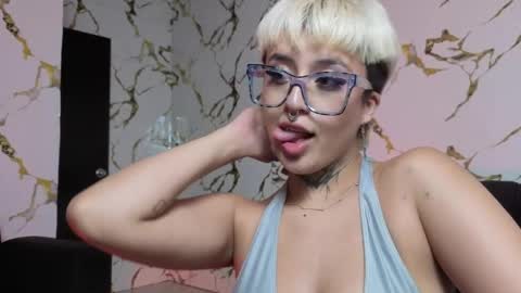 Snapshot of rebeka_baker chatting on 04/05/26, 01:36 REBEKA online show from 04/05/26, 01:36