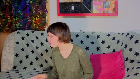 Lara online show from 10/20/25, 07:36