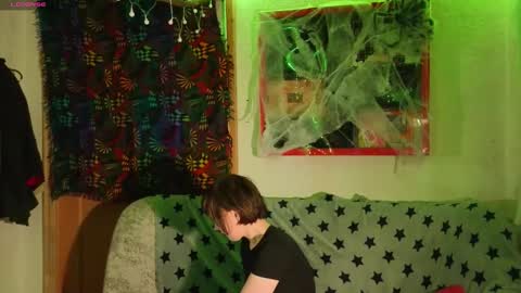 Lara online show from 10/31/25, 04:30