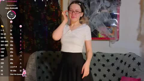 Lara online show from 11/04/25, 02:21