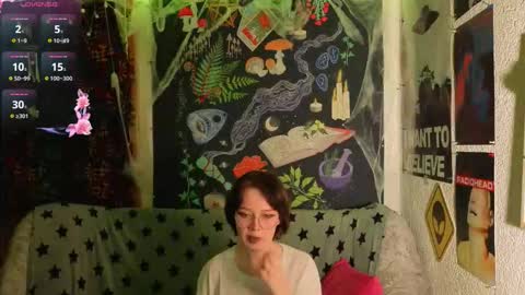 Lara online show from 11/28/25, 09:50