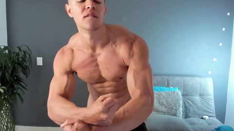 twitter REECET26 instagram RECCETAYLOR online show from 02/01/25, 03:07