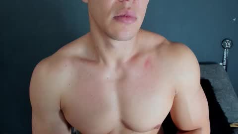 twitter REECET26 instagram RECCETAYLOR online show from 10/25/25, 01:18