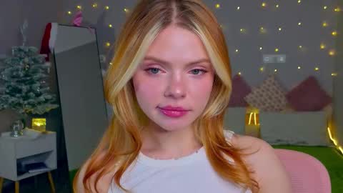 Snapshot of red__candy chatting on 01/13/26, 01:05 red__candy online show from 01/13/26, 01:05