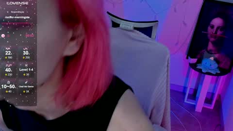 Snapshot of red_bestie_ chatting on 02/04/25, 04:29 Bestie online show from 02/04/25, 04:29