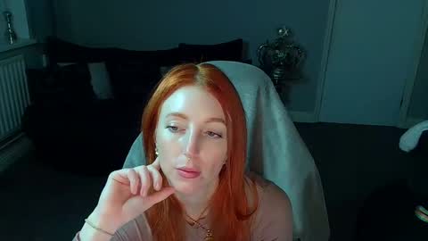 Snapshot of red_firesquirt chatting on 01/28/25, 09:40 Red - online show from 01/28/25, 09:40