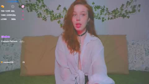 Snapshot of red_lissa chatting on 10/18/25, 05:14 Lissa 3 online show from 10/18/25, 05:14