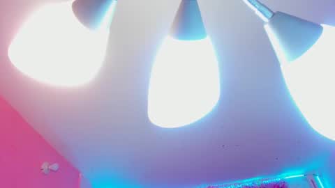 Luna online show from 01/10/25, 07:25