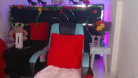 Luna online show from 01/14/25, 01:36