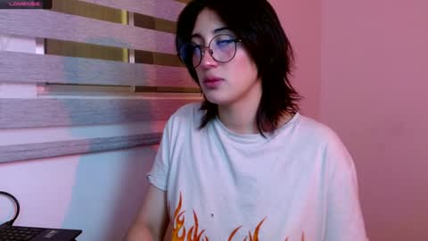 Snapshot of red_moonn chatting on 12/16/24, 01:22 IG OF red moonn online show from 12/16/24, 01:22
