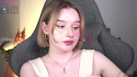 Snapshot of red_queeen chatting on 01/25/25, 12:59 QUEEN OF EVIL online show from 01/25/25, 12:59