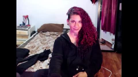 Snapshot of red_savage_ chatting on 01/15/25, 07:48 Instagram Valerie yourdream online show from 01/15/25, 07:48