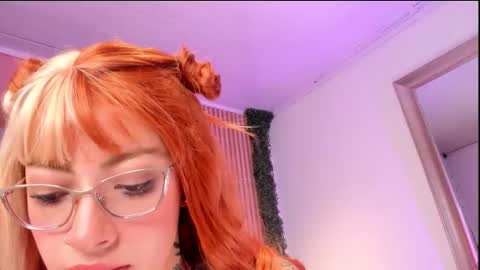 Stefany    online show from 11/26/25, 08:43