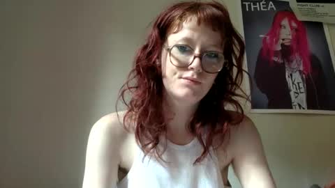 Snapshot of redcassie666 chatting on 05/06/26, 10:31 redcassie666 online show from 05/06/26, 10:31