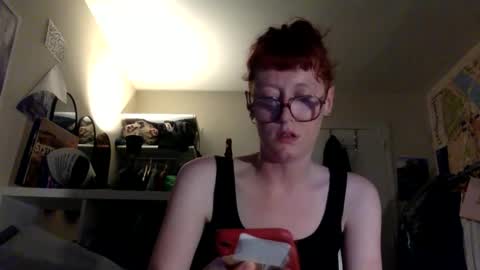 Snapshot of redcassie666 chatting on 05/27/26, 07:11 redcassie666 online show from 05/27/26, 07:11