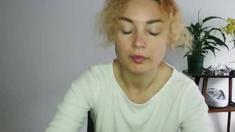 Snapshot of reddgirll chatting on 02/02/25, 09:19 reddgirll online show from 02/02/25, 09:19