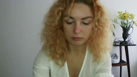 Snapshot of reddgirll chatting on 02/03/25, 12:03 reddgirll online show from 02/03/25, 12:03