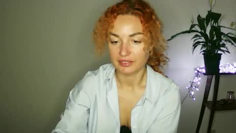 Snapshot of reddgirll chatting on 02/15/25, 05:39 reddgirll online show from 02/15/25, 05:39