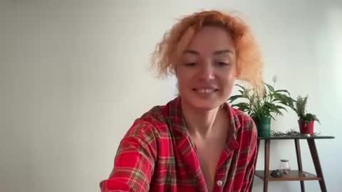 Snapshot of reddgirll chatting on 02/22/25, 04:30 reddgirll online show from 02/22/25, 04:30