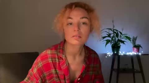 Snapshot of reddgirll chatting on 02/22/25, 07:36 reddgirll online show from 02/22/25, 07:36