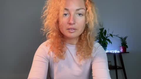 Snapshot of reddgirll chatting on 03/03/25, 07:17 reddgirll online show from 03/03/25, 07:17