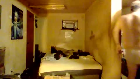 Snapshot of reddragon1195 chatting on 12/04/24, 02:31 reddragon1195 online show from 12/04/24, 02:31