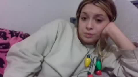 reddwaxx online show from 12/15/25, 04:33