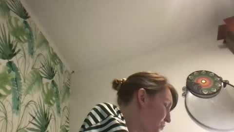 Snapshot of redfoxofficial chatting on 12/05/25, 06:26 Redfox online show from 12/05/25, 06:26