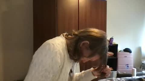 Snapshot of redfoxofficial chatting on 12/15/25, 09:57 Redfox online show from 12/15/25, 09:57