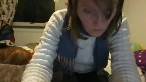 Snapshot of redfoxofficial chatting on 12/21/25, 06:15 Redfox online show from 12/21/25, 06:15