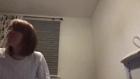 Snapshot of redfoxofficial chatting on 12/22/25, 06:32 Redfox online show from 12/22/25, 06:32