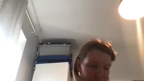 Snapshot of redfoxofficial chatting on 06/20/26, 08:17 Redfox online show from 06/20/26, 08:17
